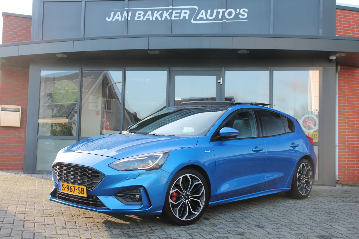 Ford Focus - 1.0 EcoBoost ST Line Business ✅ Winterpack ✅ Panodak ✅ Carplay ✅ Rijklaar - AutoWereld.nl