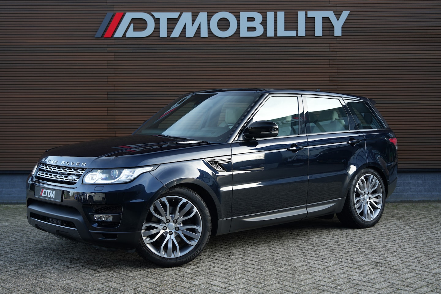 Land Rover Range Rover Sport - 3.0 TDV6 HSE Dynamic | Pano | Trekhaak | Luchtvering | Dealeronderhouden - AutoWereld.nl