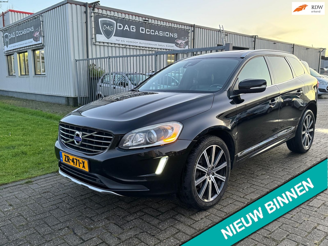 Volvo XC60 - 2.0 D4 FWD Ocean Race AUTOMAAT|NAVI|LEER|PDC|CRUISE - AutoWereld.nl