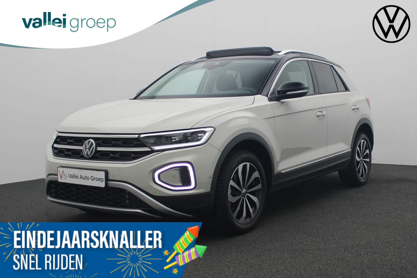 Volkswagen T-Roc - 1.5 TSI 150PK DSG Style | Pano | Trekhaak | Stuur-/stoelverwarming | Navi | Clima | ACC | - AutoWereld.nl