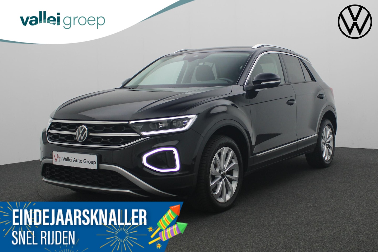 Volkswagen T-Roc - 1.5 TSI 150PK DSG Style | Trekhaak | Parkeersensoren voor/achter | Stoelverwarming | Navi - AutoWereld.nl