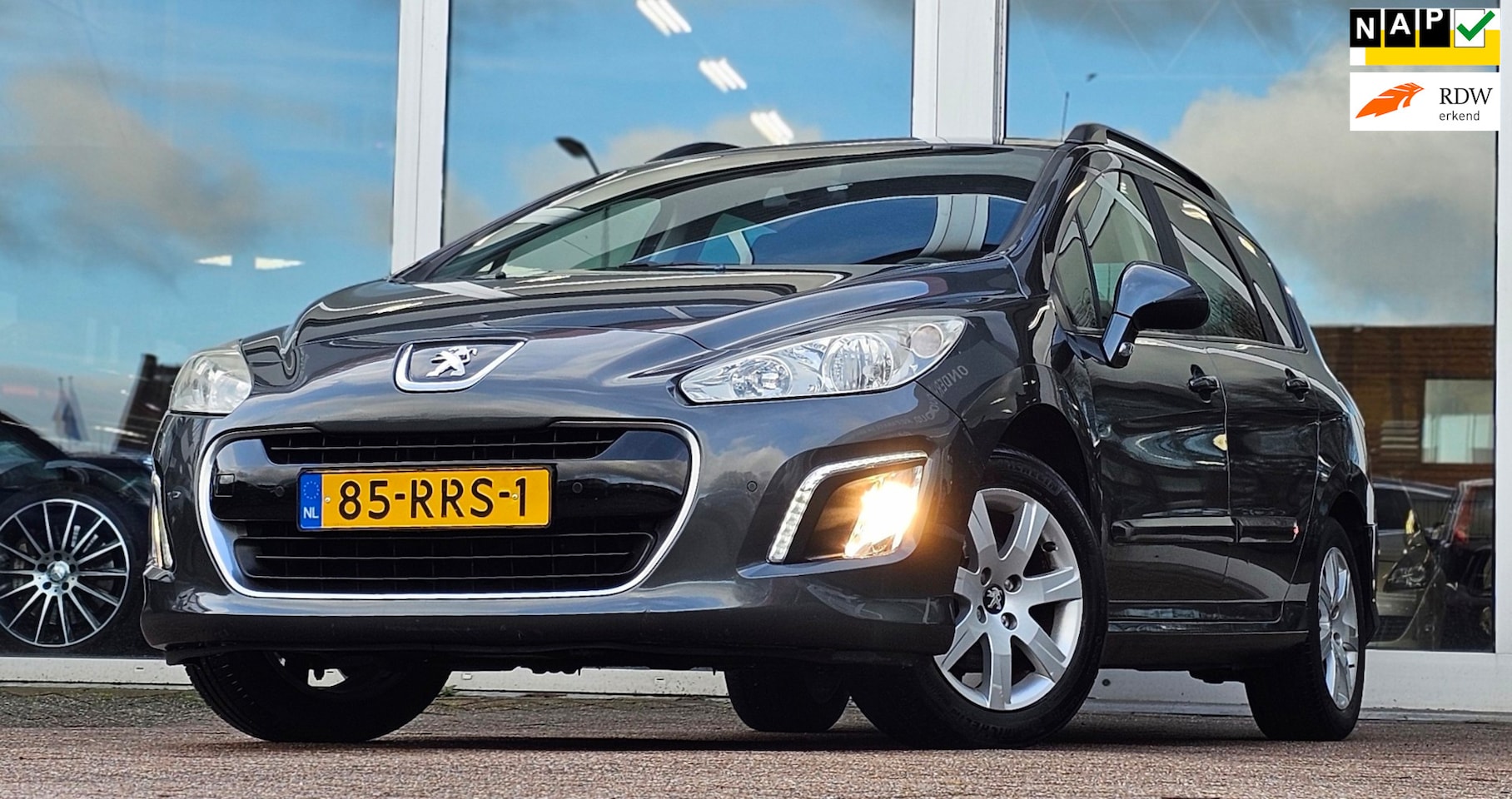 Peugeot 308 SW - 1.6 VTi Active Automaat Navi Parkeerhulp voor en achter - AutoWereld.nl