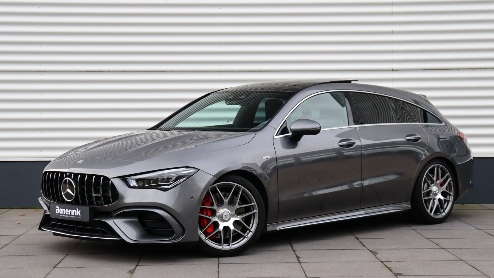 Mercedes-Benz CLA-klasse Shooting Brake - AMG 45 S 4MATIC+ | AMG Drivers Package | Burmester | Panoramadak | Trekhaak | - AutoWereld.nl