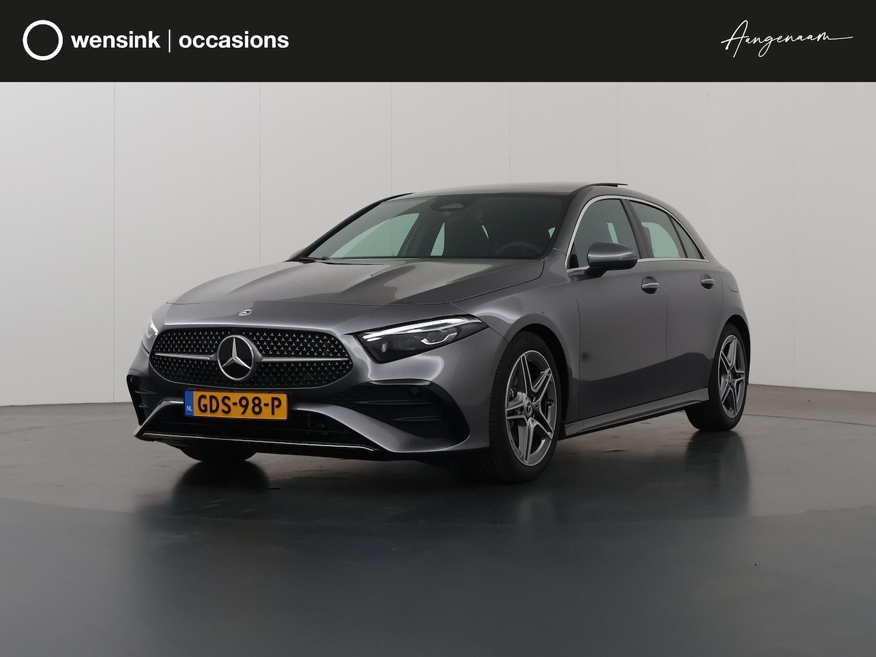 Mercedes-Benz A-klasse - 180 AMG Line | Panoramadak | Wide Screen | Sfeerverlichting | Sportstoelen | Camera | DAB - AutoWereld.nl