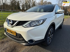 Nissan Qashqai - 1.2 Tekna top onderhouden met navigatie, camera en trekhaak