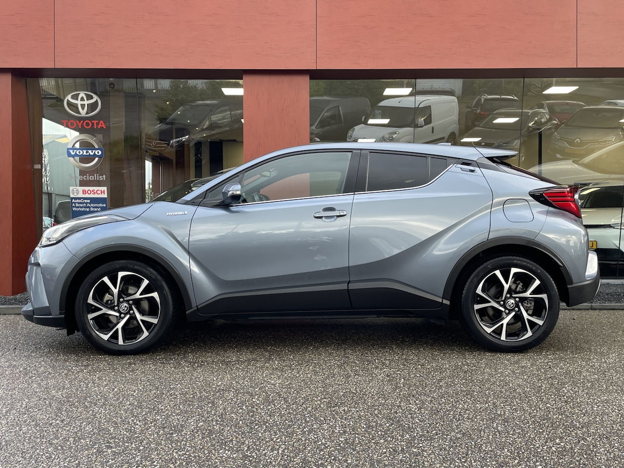 Toyota C-HR - 2.0 Hybrid Dynamic | LED | ACC | Keyless | Carplay | Camera - AutoWereld.nl