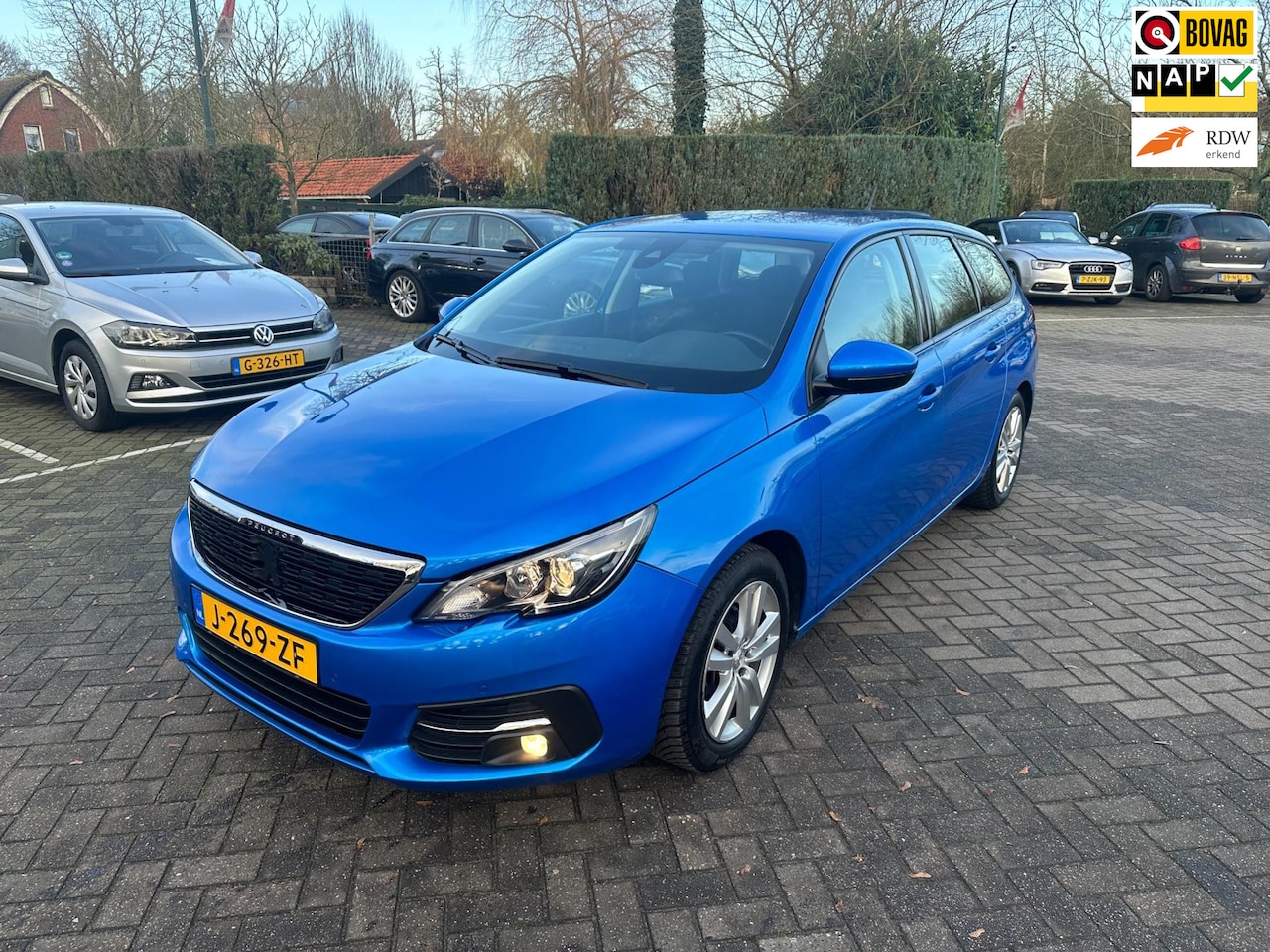 Peugeot 308 SW - 1.2 PureTech Blue Lease Active 1.2 PureTech Blue Lease Active , navigatie , pdc voor en achter - AutoWereld.nl