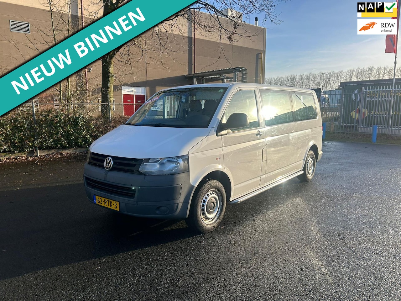 Volkswagen Transporter Kombi - 2.0 TDI L2H1 Trendline 2.0 TDI L2H1 Trendline - AutoWereld.nl