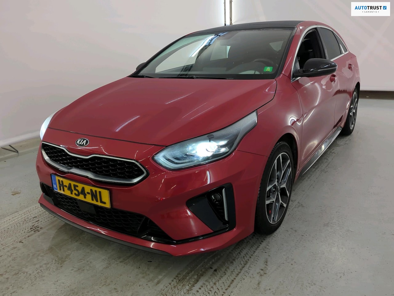 Kia Pro cee'd - 1.4 T-GDI 140pk Automaat GT-Line | Schuifdak | Apple Carplay / Android Auto | Sportstoelen - AutoWereld.nl