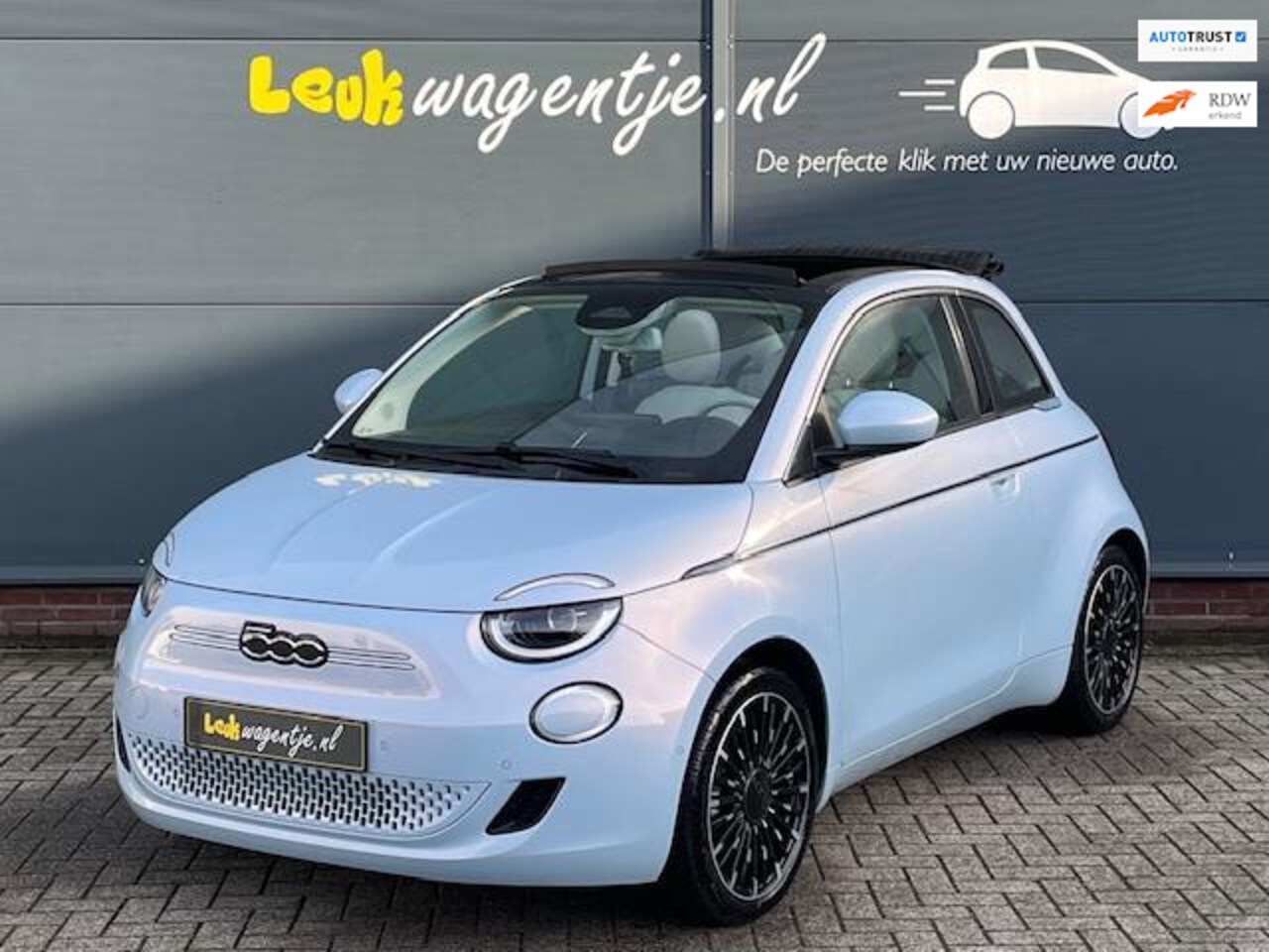 Fiat 500 C - E La Prima 42 kWh Cabrio *carplay *leer *topmodel - AutoWereld.nl