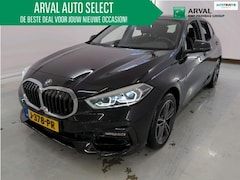 BMW 1-serie - 118i 140pk Automaat Sport Line High Executive Edition | Leder met Sportstoelen| Stoelverwa