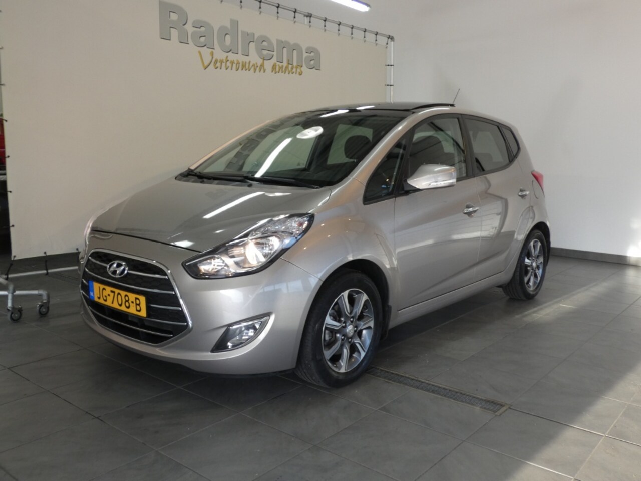 Hyundai ix20 - 1.6i Premium AUT,Pano, Navi Uniek lage KM.std - AutoWereld.nl