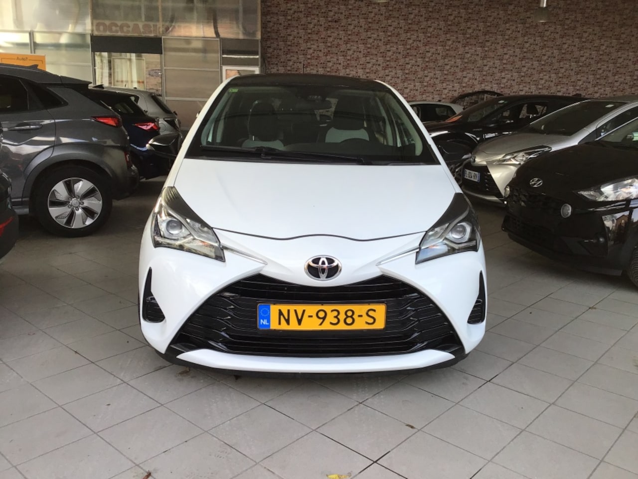 Toyota Yaris - 1.0 VVT-i Aspiration 1.0 VVT-i Aspiration - AutoWereld.nl