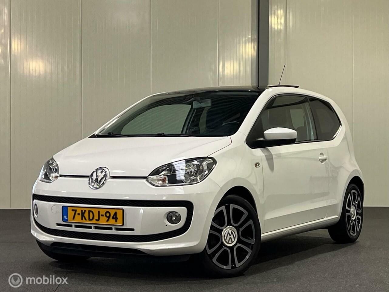 Volkswagen Up! - 1.0 high up [ NAP 1e eig. panorama airco ] - AutoWereld.nl