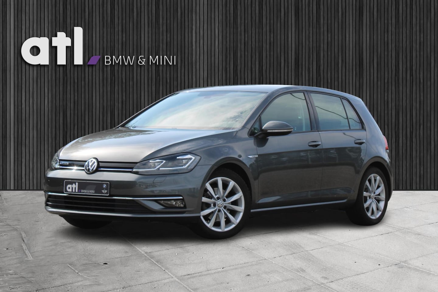 Volkswagen Golf - 1.5 TSI Comfortline 1.5 TSI Comfortline 130PK, navigatie, 17" lichtmetalen velgen, Alcantara/Stof - AutoWereld.nl