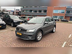 Volkswagen Tiguan - 2.0 TSI 4Motion Highline 2500 kg trekvermogen