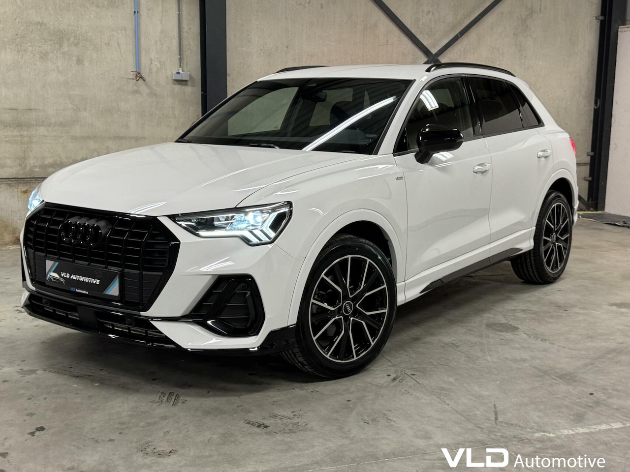 Audi Q3 - 35 TFSI 3x S-Line Matrix Black Optic Navi Trekhaak - AutoWereld.nl