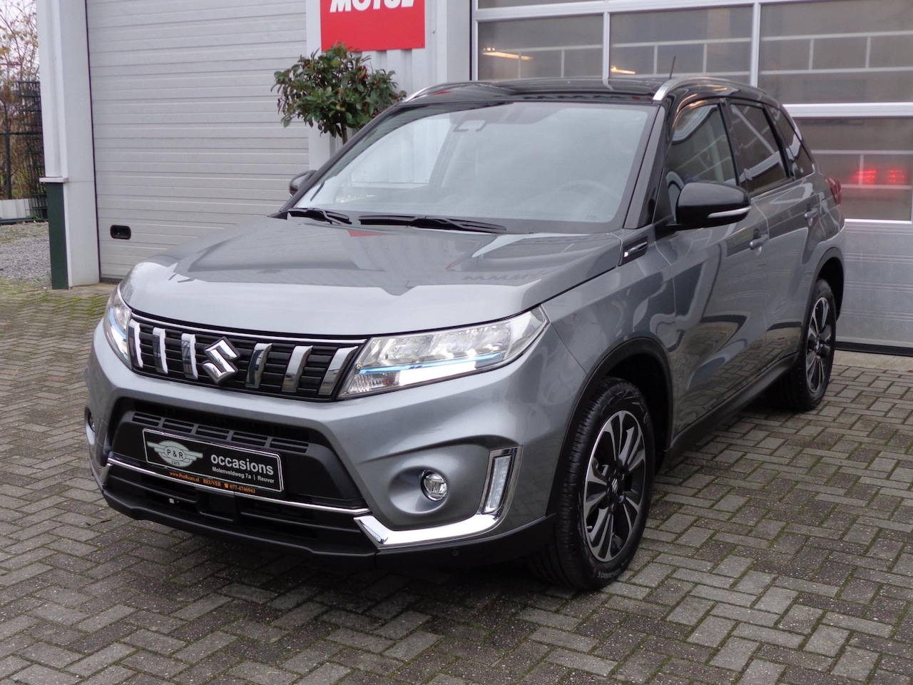 Suzuki Vitara - 1.5 Hybrid Style AllGrip AUTOMAAT, Panoramadak,Two Tone,Leder / Alcantara,etc,etc - AutoWereld.nl