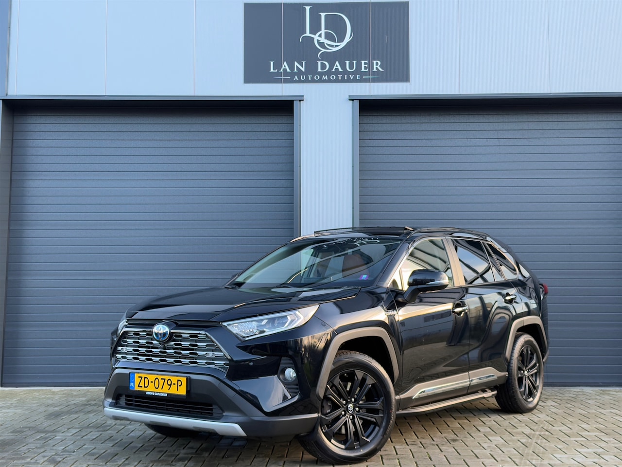 Toyota RAV4 - 2.5 Hybrid AWD Executive / Leder / Pano 360 CAM - AutoWereld.nl