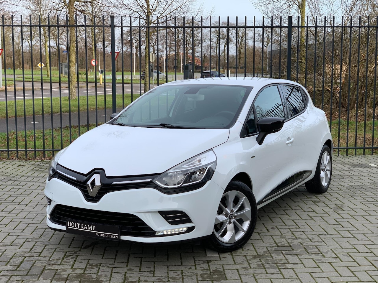 Renault Clio - 0.9 TCe Limited | DAB | CRUISE | KLIMA | - AutoWereld.nl