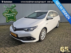 Toyota Auris Touring Sports - 1.8 Hybrid Energy Plus | 1e Eigenaar | NIEUW GELEVERD & ONDERHOUDEN | Trekhaak | Navigatie