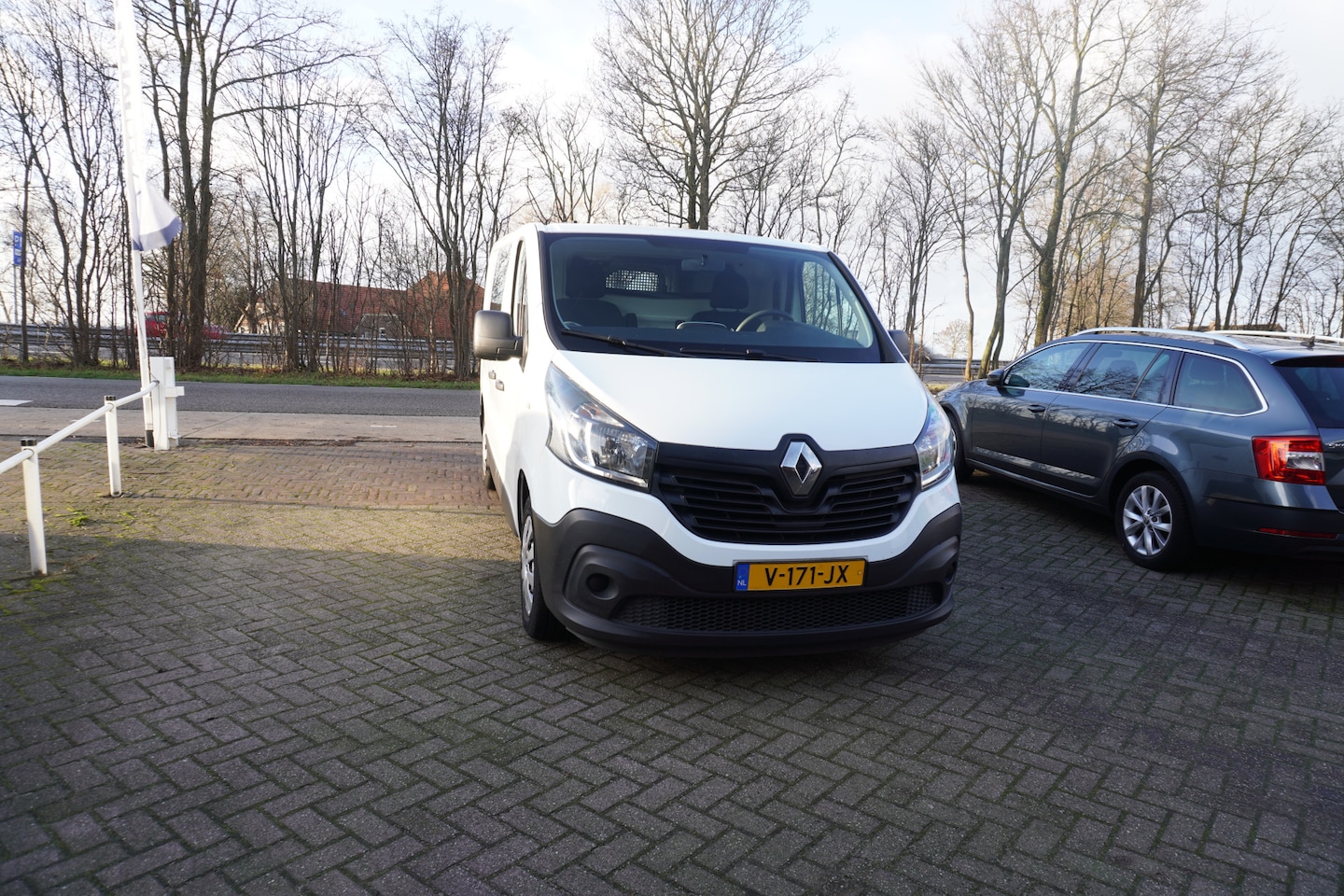 Renault Trafic - 1.6 dCi T29 L1H1 Comfort Energy TREKHAAK DUBBELE SCHUIFDEUR NAVI PDC - AutoWereld.nl