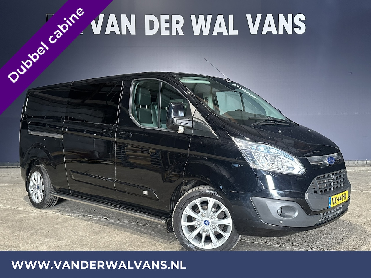 Ford Transit Custom - 2.2 TDCI 155pk L2H1 Dubbele Cabine Airco | 6-Zits | Camera | Navigatie | 2800kg Trekhaak C - AutoWereld.nl