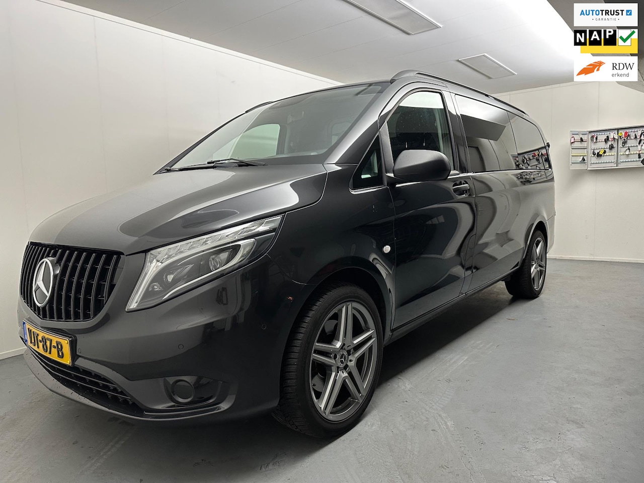 Mercedes-Benz Vito - 119 CDI Lang | Automaat | 3-zits | |Amg | Clima | Cruise |Led | Nap - AutoWereld.nl