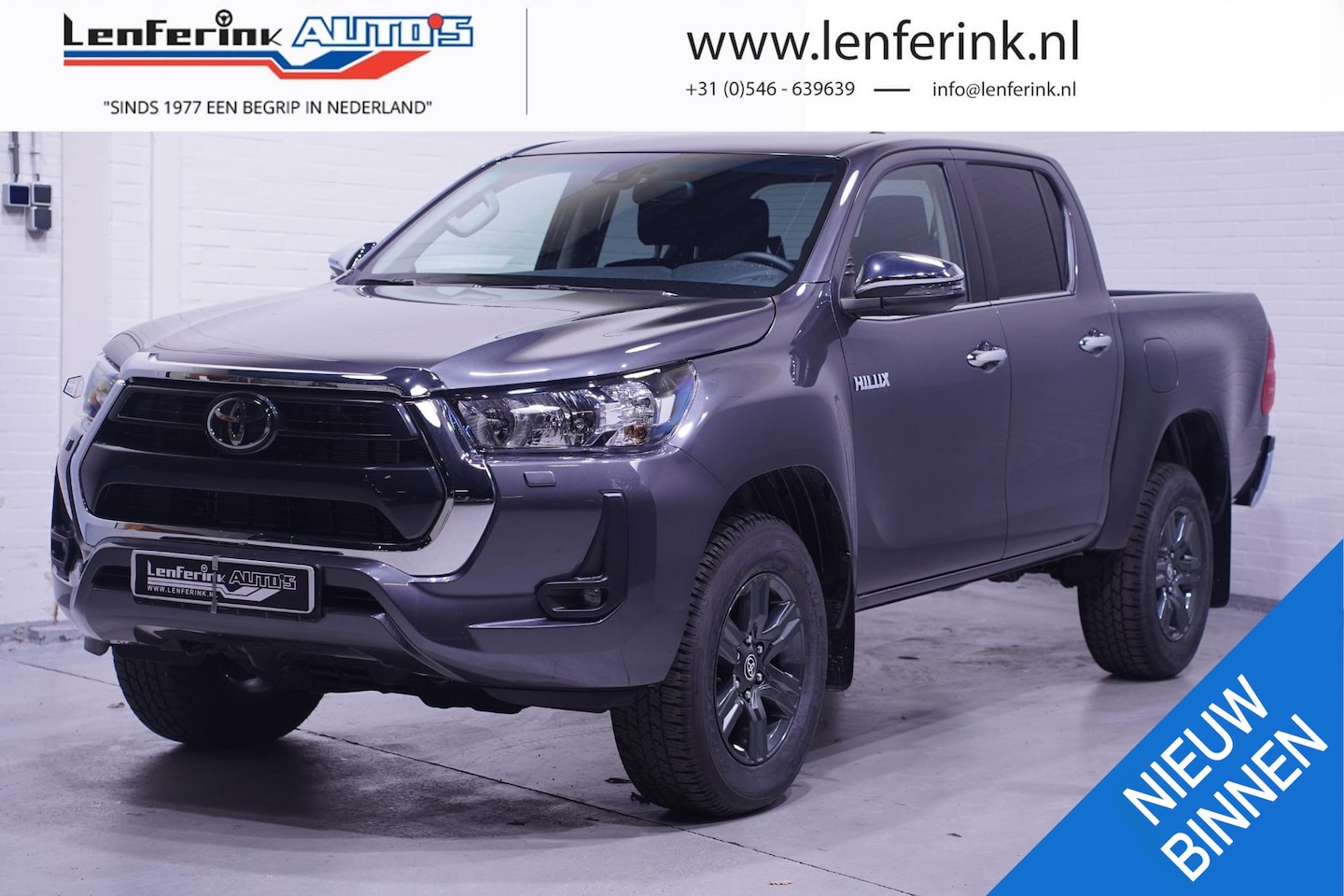 Toyota HiLux - 2.4 D4-D 150 pk 4x4 Automaat Grijs Kenteken 2p Apple Carplay, Camera achter, 17" LMV, Lane - AutoWereld.nl