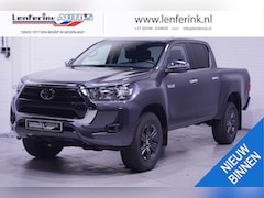 Toyota HiLux - 2.4 D4-D 150 pk 4x4 Automaat Grijs Kenteken 2p Apple Carplay, Camera achter, 17" LMV, Lane