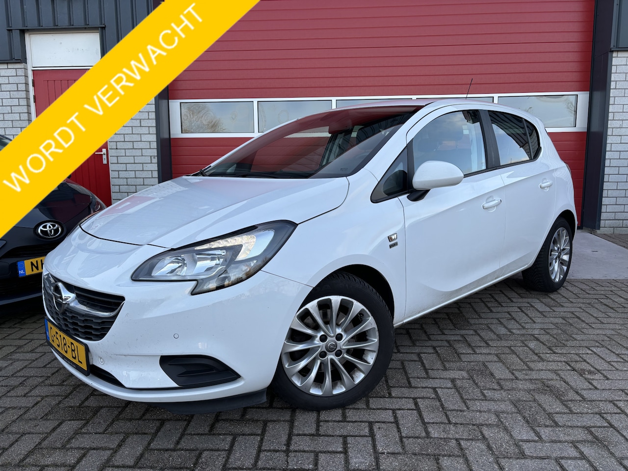 Opel Corsa - 1.0 Turbo 120 Jaar Edition STOELVERW / STUURVERW / CLIMA / CAMERA / DAB+ / CARPLAY/ NAVI / - AutoWereld.nl