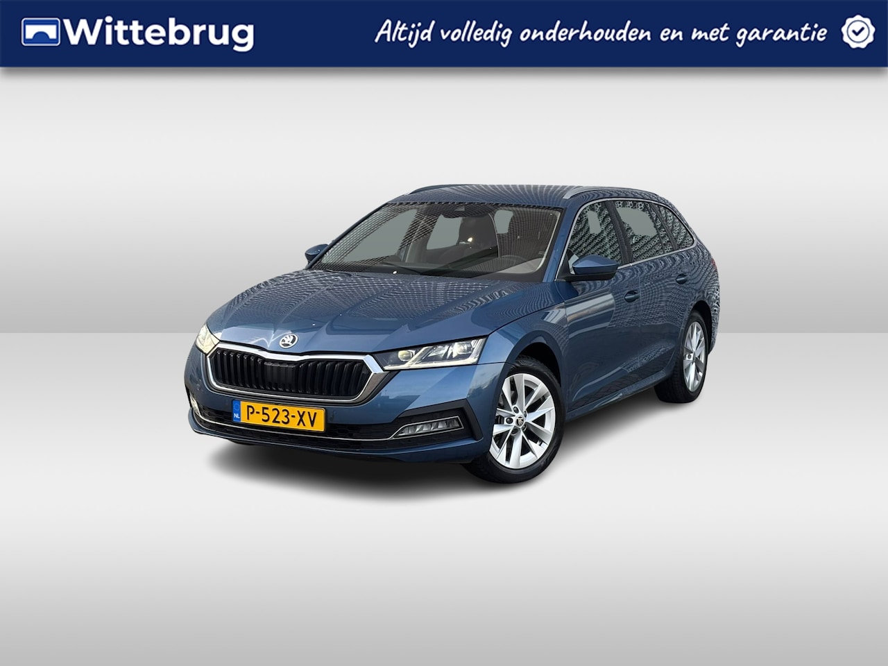 Skoda Octavia Combi - 1.5 TSI First Edition / Stoelverwarming / Achteruitrijcamera / Keyless Entry-Start / Navig - AutoWereld.nl