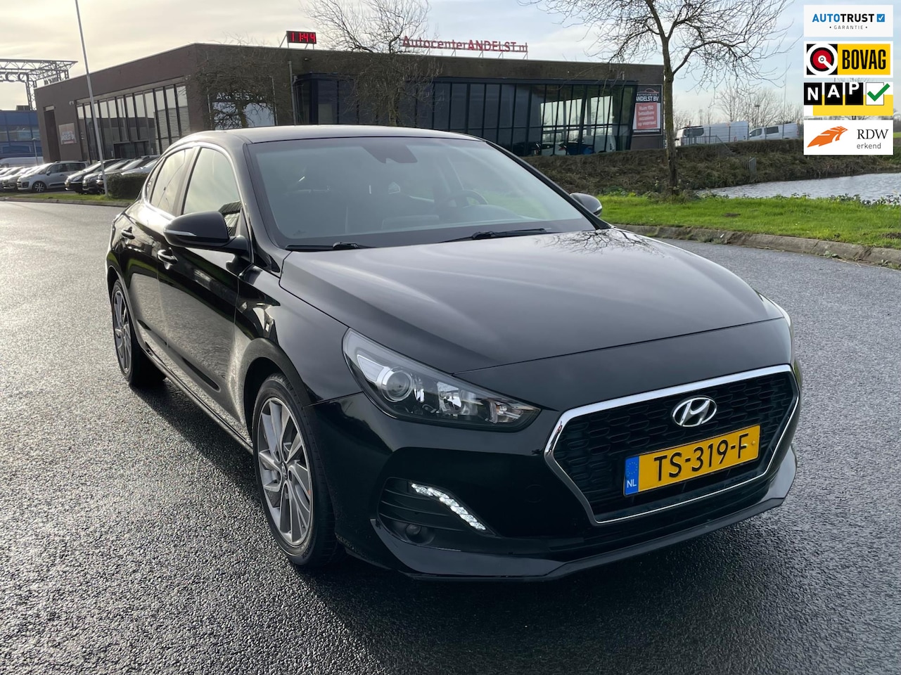 Hyundai i30 Fastback - 1.0 T-GDI Comfort 1.0 T-GDI Comfort, 1e eig, Geen import, Nap, Mooie km! - AutoWereld.nl