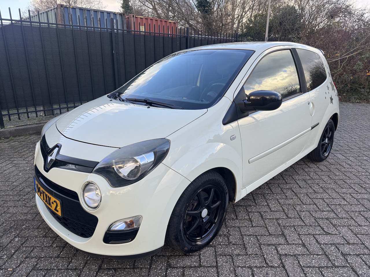 Renault Twingo - 1.2 16V Dynamique Cruise/Airco/LMV - AutoWereld.nl