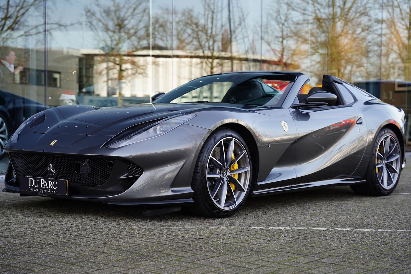 Ferrari 812 GTS - 6.5 V12 HELE Carbon Passenger Display - AutoWereld.nl