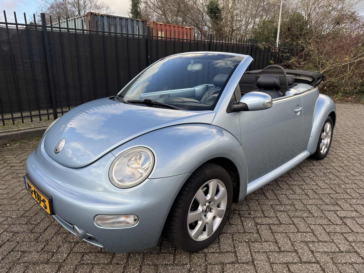 Volkswagen New Beetle Cabriolet - 1.6 Highline Leer/Stoelverw/Airco/LMV - AutoWereld.nl