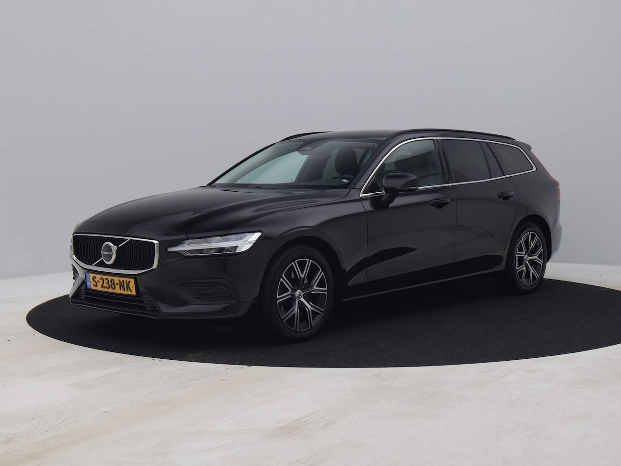 Volvo V60 - 2.0 B4 Core | CAMERA | ADAPTIVE | STOEL- EN STUURVERW. - AutoWereld.nl