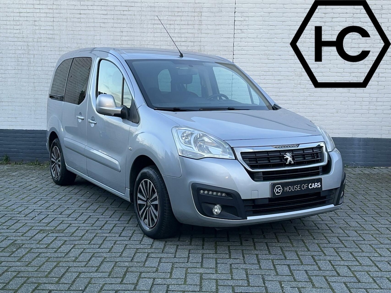 Peugeot Partner Tepee - 1.2 PureTech Allure Airco Cruise Navi - AutoWereld.nl