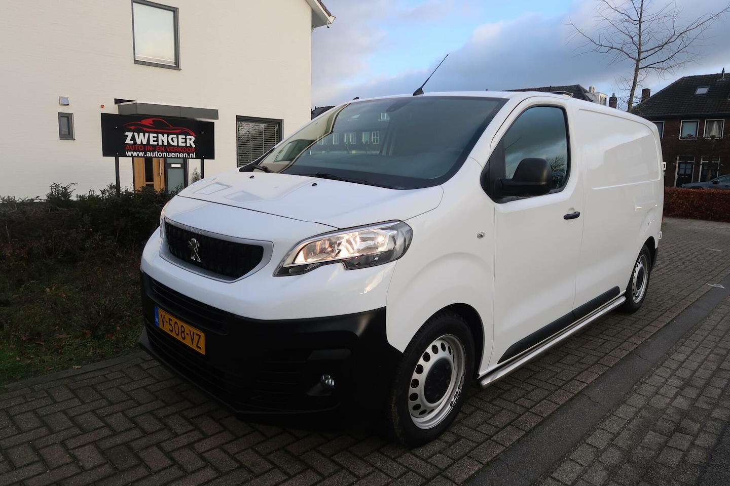 Peugeot Expert - Bestel 2.0 BlueHDI AUT|NAVIGATIE|DODEHOEK|TREKHAAK|CARPLAY|PDC|ALARM|BLUETOOTH - AutoWereld.nl