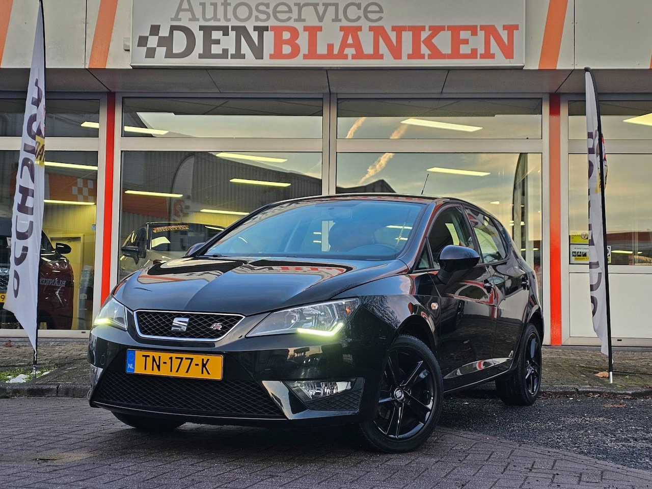 Seat Ibiza - 1.2 TSI FR Sport 5drs BJ.2016 / Sportstoelen / Led / Elektr. Pakket / 16"Lmv / Lage kmst ! - AutoWereld.nl