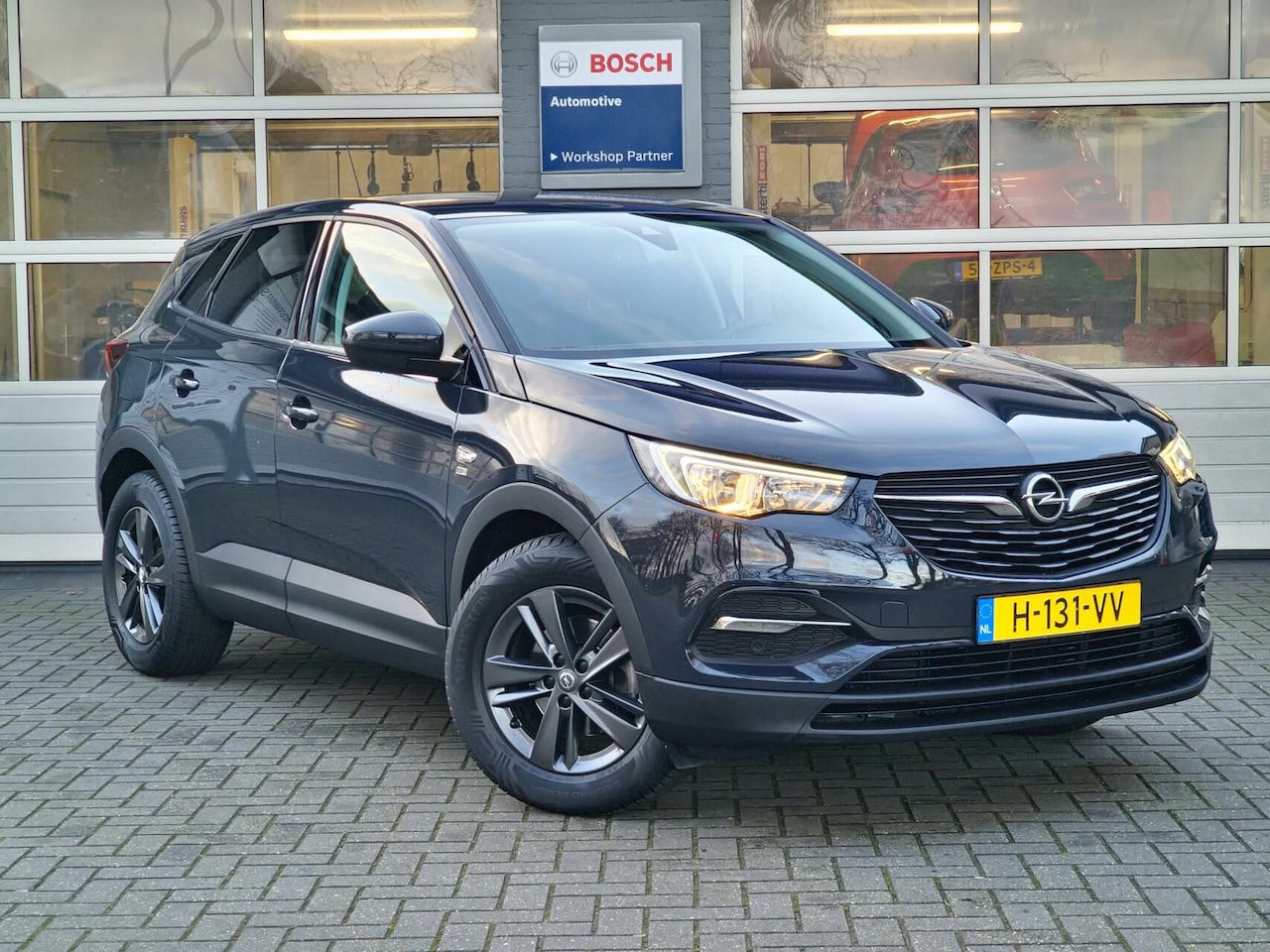 Opel Grandland X - 1.2 Turbo 120 jaar Edition|Clima|Cruise|PDC|17-inch| - AutoWereld.nl