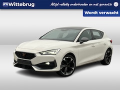 CUPRA Leon - 1.4 e-Hybrid 204pk DSG Performance / Panoramadak / LED / Kuipstoelen / Camera / Stuur & St