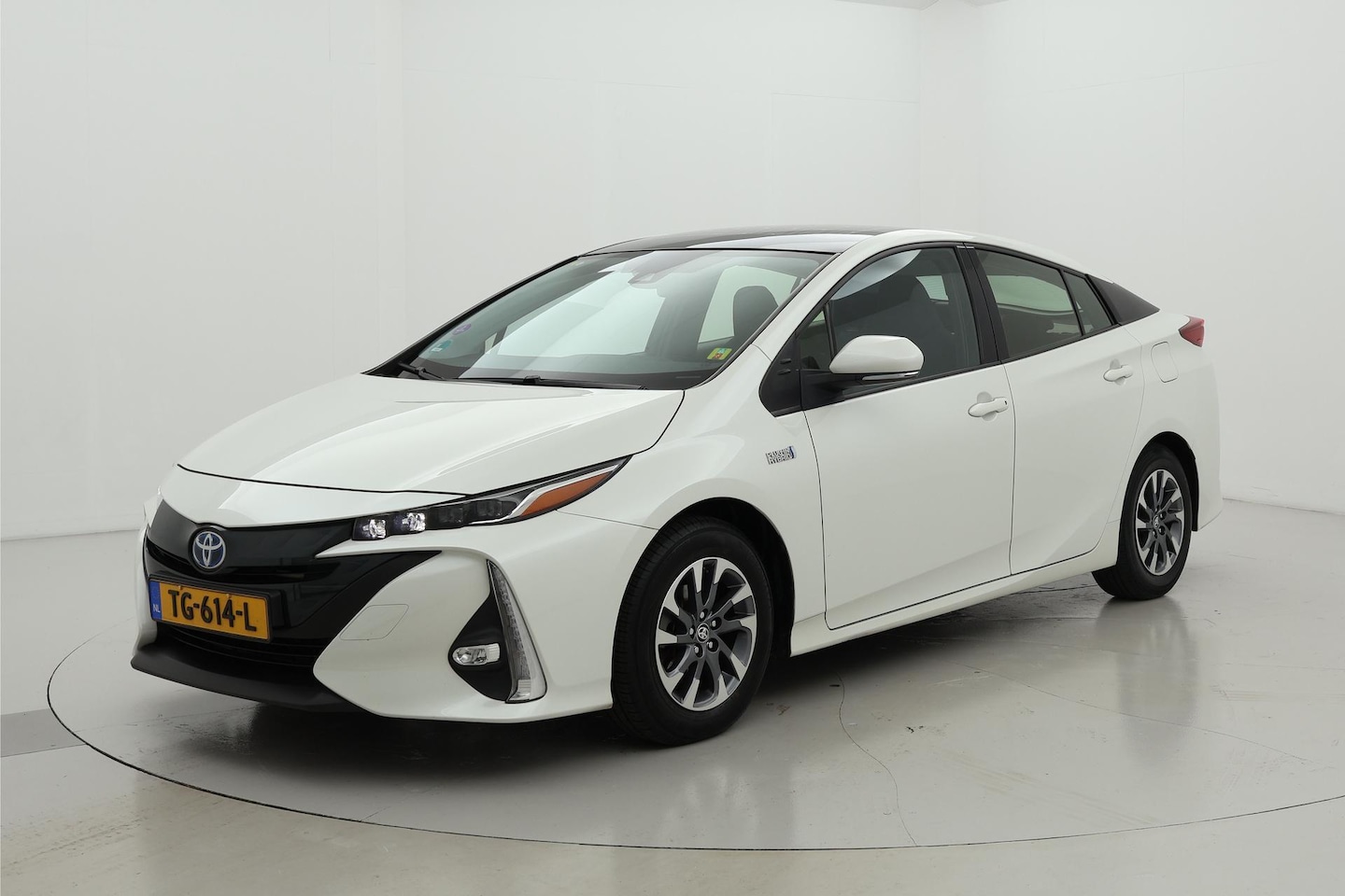 Toyota Prius - 1.8 Plug-in Hybrid Business Solar roof Automaat - AutoWereld.nl