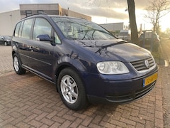 Volkswagen Touran - 2.0-16V FSI Trendline 7persoons Airco, Cruisecontrol