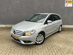 Mercedes-Benz B-klasse - 180 CDI Ambition | CARPLAY | TREKHAAK | BLUETOOTH | STOELVERW | PDC | APK BIJ AFLEVERING |