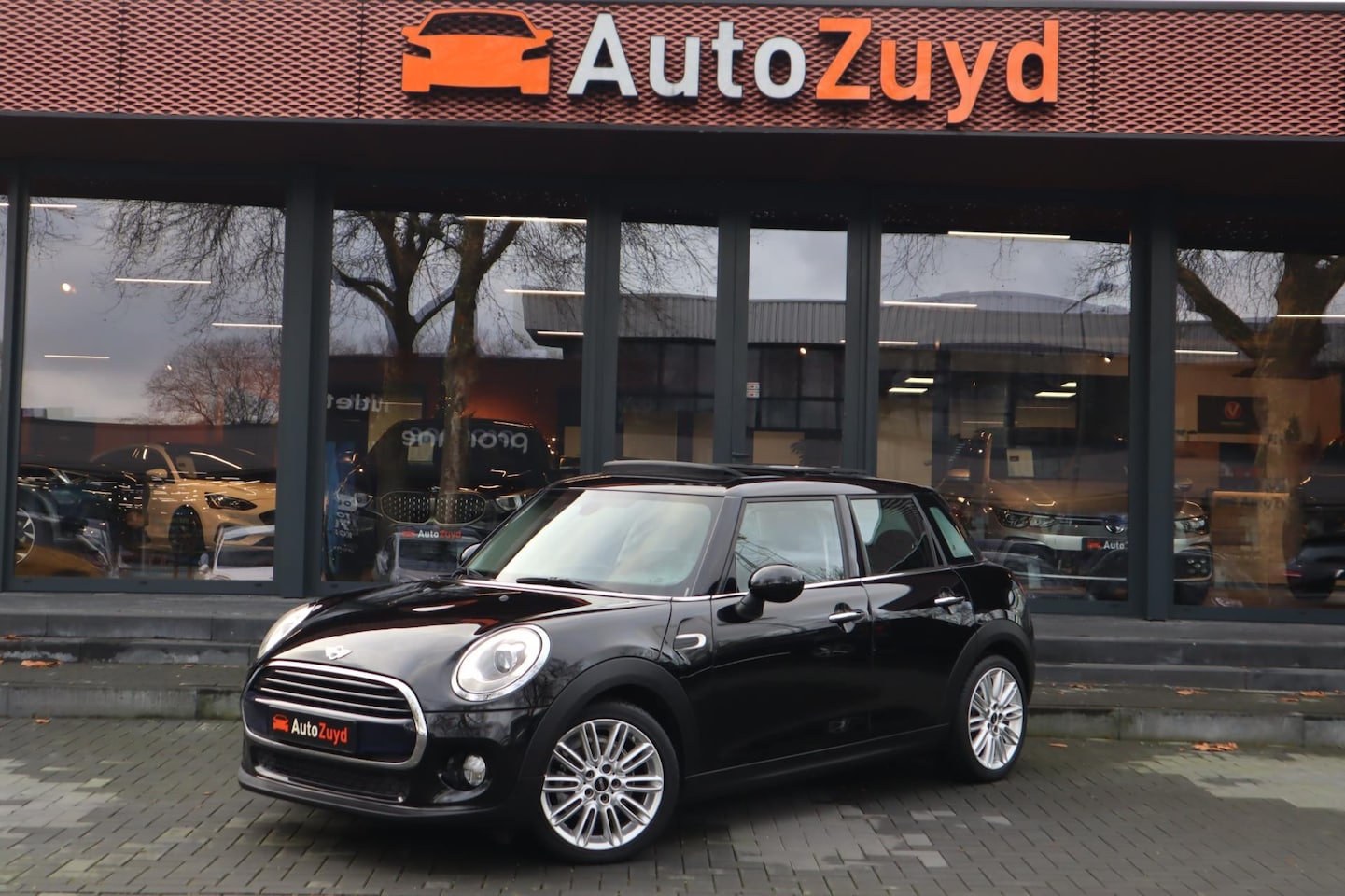 MINI Cooper - Mini 1.5 Chili / Pano / Clima / Navi / Stoel-Verwaring - AutoWereld.nl