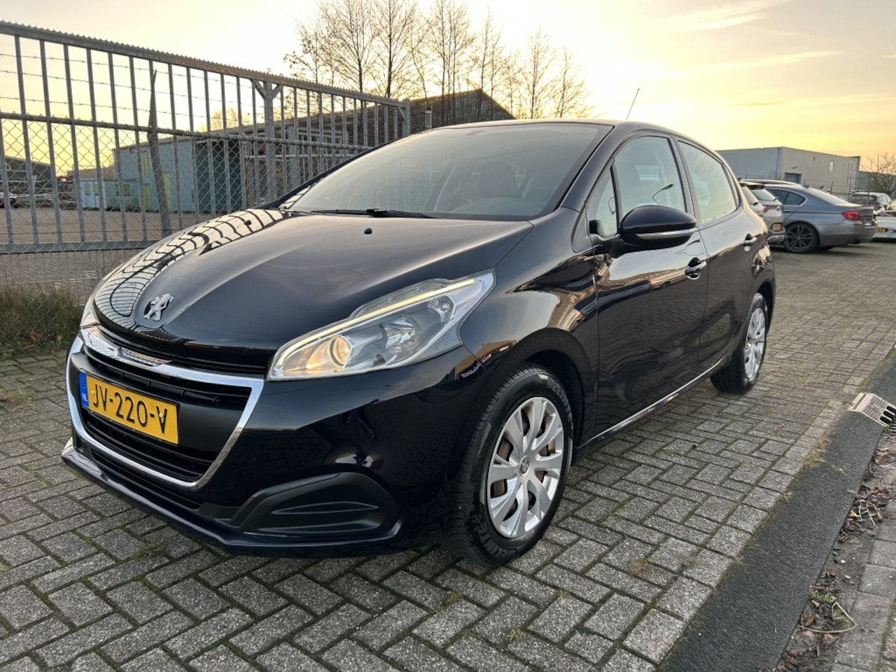 Peugeot 208 - 1.2 PureTech Active / NAVI / Cruise Control - AutoWereld.nl