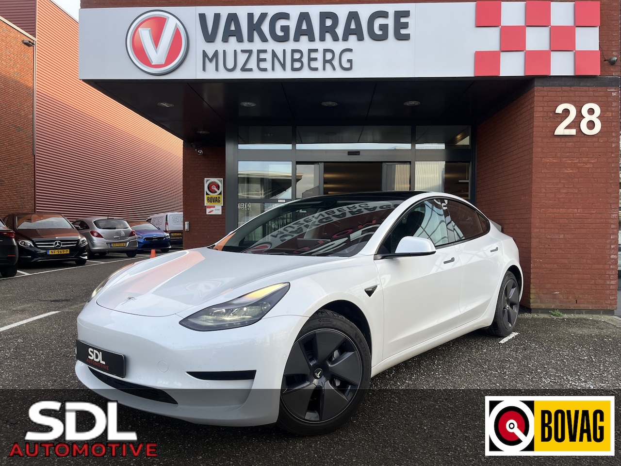 Tesla Model 3 - Standard RWD Plus 60 kWh // AUTOPILOT // PANODAK // ADAPTIV CRUISE // LEDER // ELEK. ACHTE - AutoWereld.nl