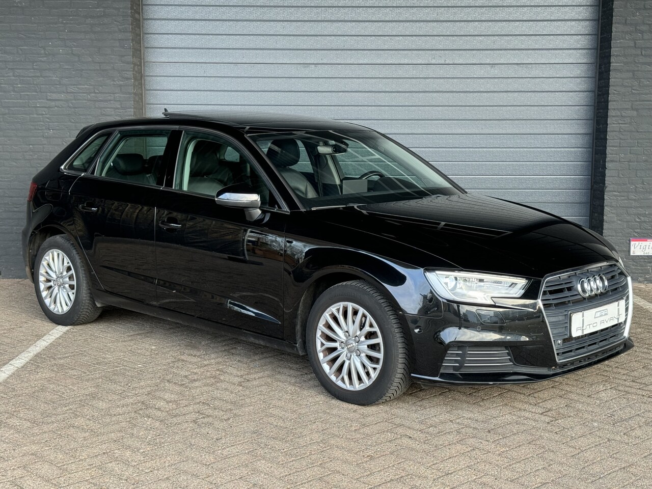 Audi A3 Sportback - 1.6 TDI PANO-LEDER-XENON - AutoWereld.nl