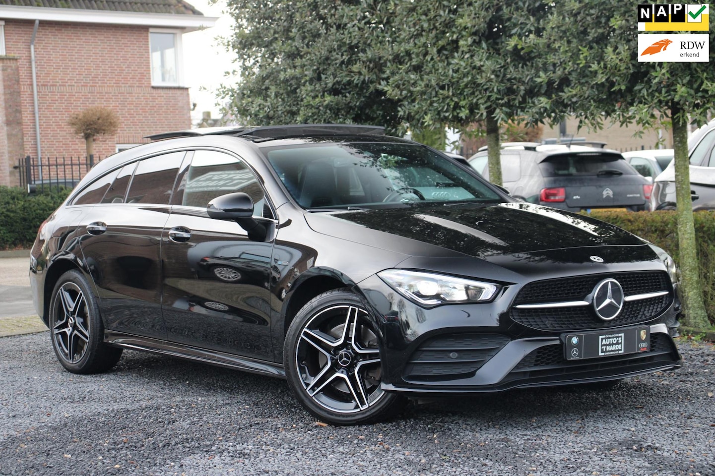 Mercedes-Benz CLA-klasse Shooting Brake - 250 e Premium Plus 218 PK AMG Trekhaak Pano Camera Sfeerverlichting 18'' - AutoWereld.nl